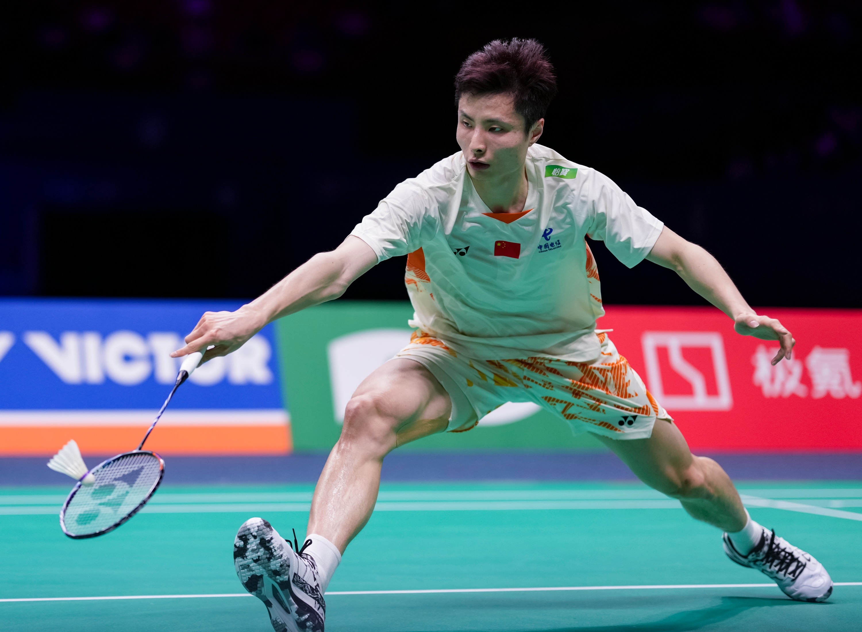 羽毛球小组赛落幕,强队悉数晋级 羽毛球小组赛落幕,强队悉数晋级