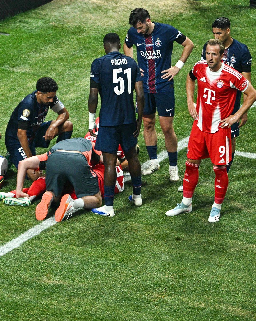 比分分析传奇谢幕，球迷泪洒赛场的简单介绍