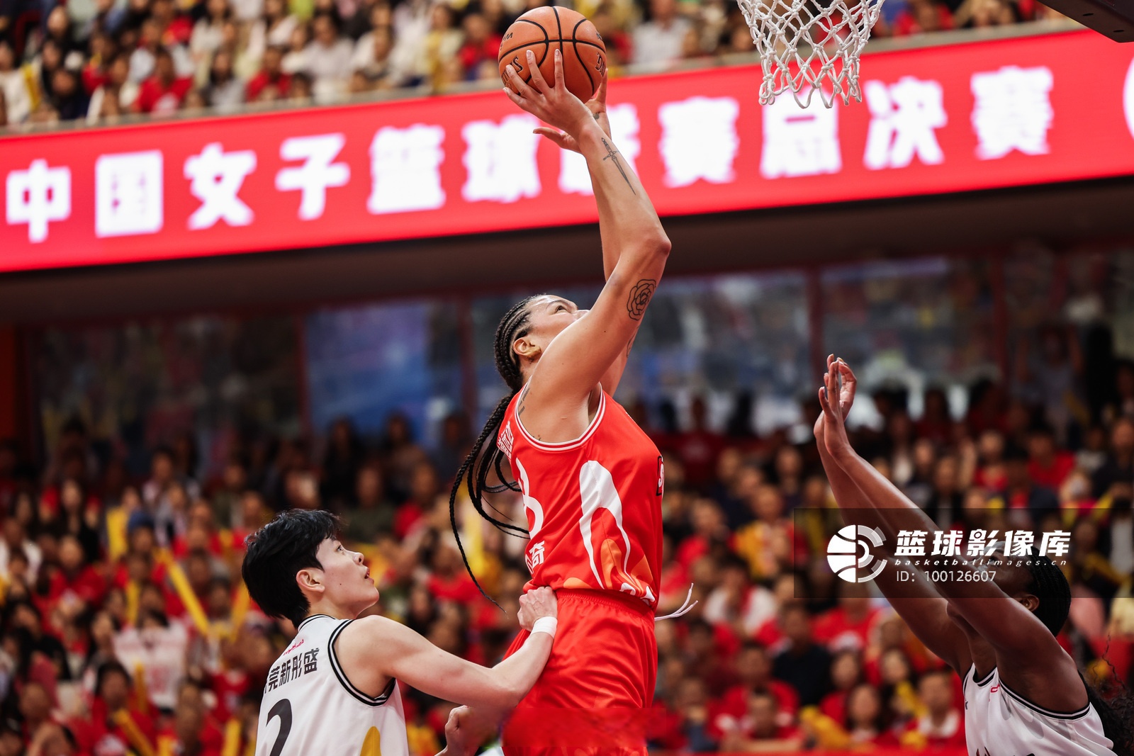 四川队碾压吉林队,杜兰特关键制胜的简单介绍 四川队碾压吉林队,杜兰特关键制胜的简单介绍