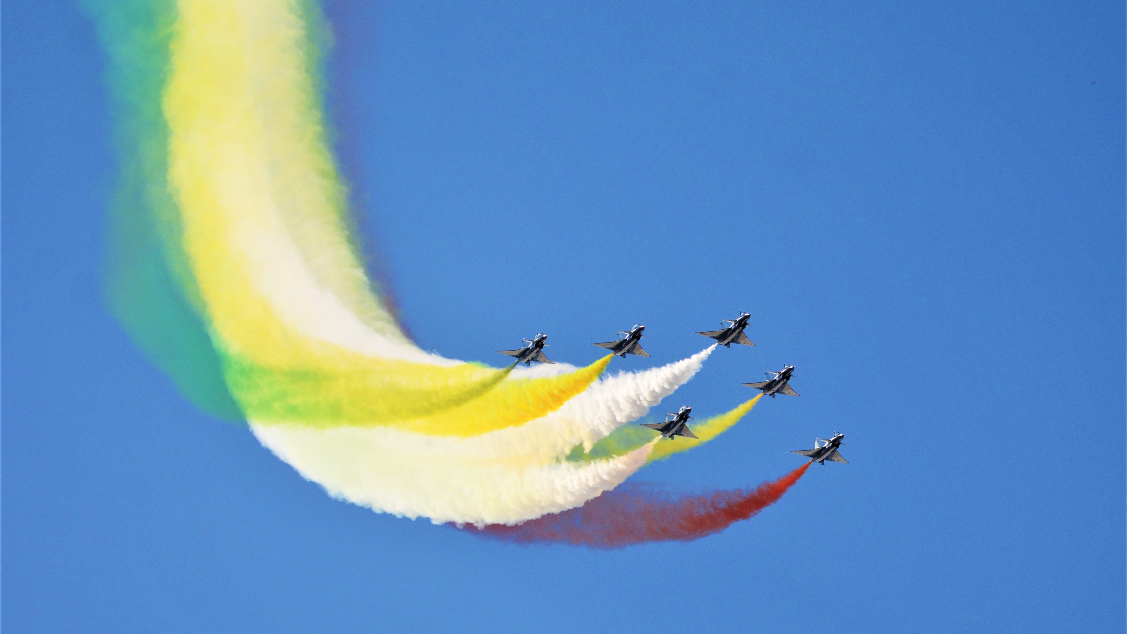 双星闪耀背后的战术密码，一场由自由引发的足坛变革